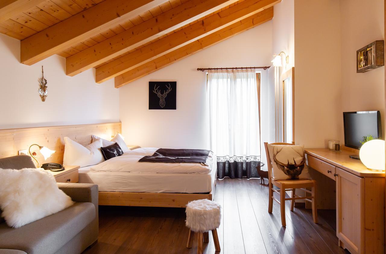 Hotel Chalet Giasenei Sagron Mis ภายนอก รูปภาพ