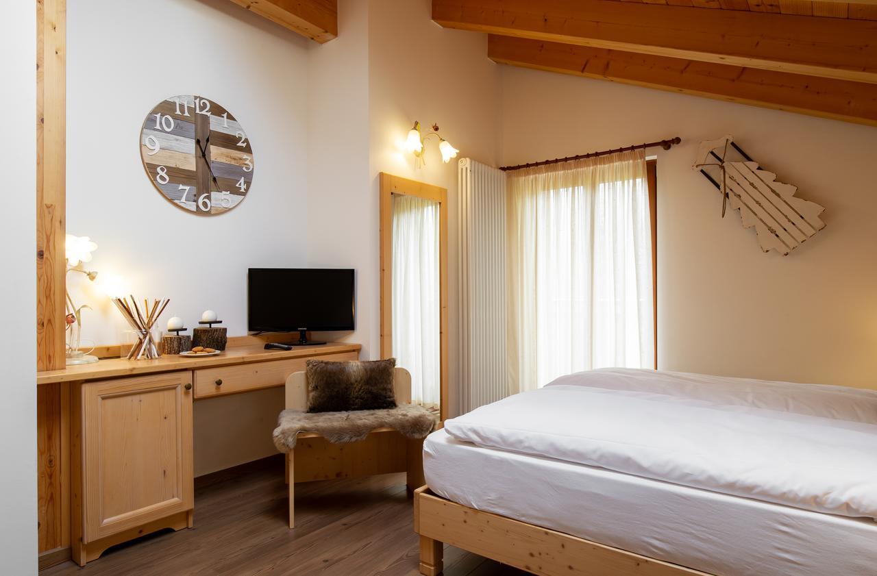 Hotel Chalet Giasenei Sagron Mis ภายนอก รูปภาพ