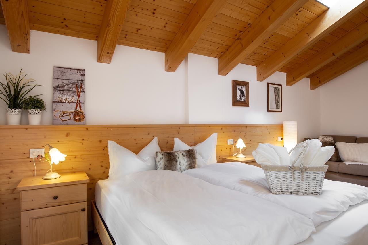 Hotel Chalet Giasenei Sagron Mis ภายนอก รูปภาพ