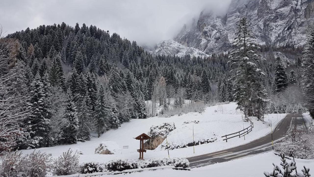 Hotel Chalet Giasenei Sagron Mis ภายนอก รูปภาพ